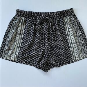 Bebop Women's Patterned Shorts Size Large Lightweight Black and White Boho